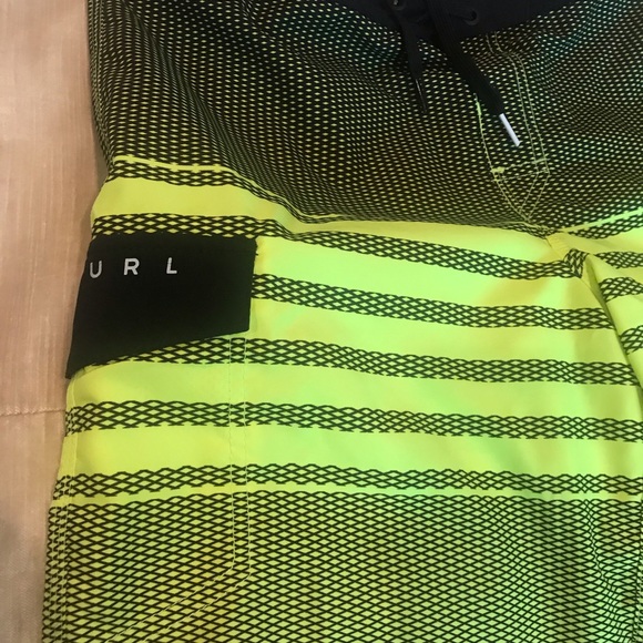 Rip Curl swim trunks - Picture 3 of 4